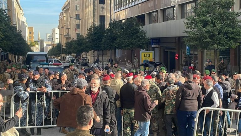 حراك «العسكريين المتقاعدين إلى الواجهة والسلطة…«لا حياة لمن تنادي»